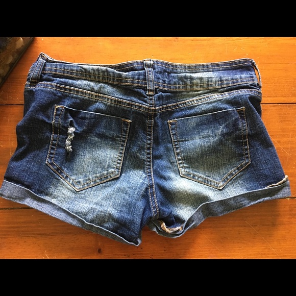 Bluenotes Low-Rise Shorts, Size 28 - Picture 3 of 5